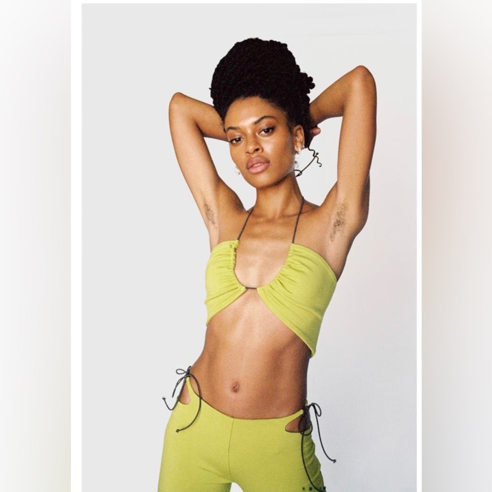 Adorable miaou green two piece! Gives Maddie energy! HOT GIRL SUMMER